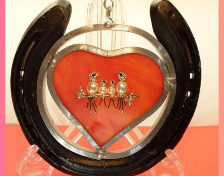 HORSESHOE SUN CATCHER: BIRD FAMILY